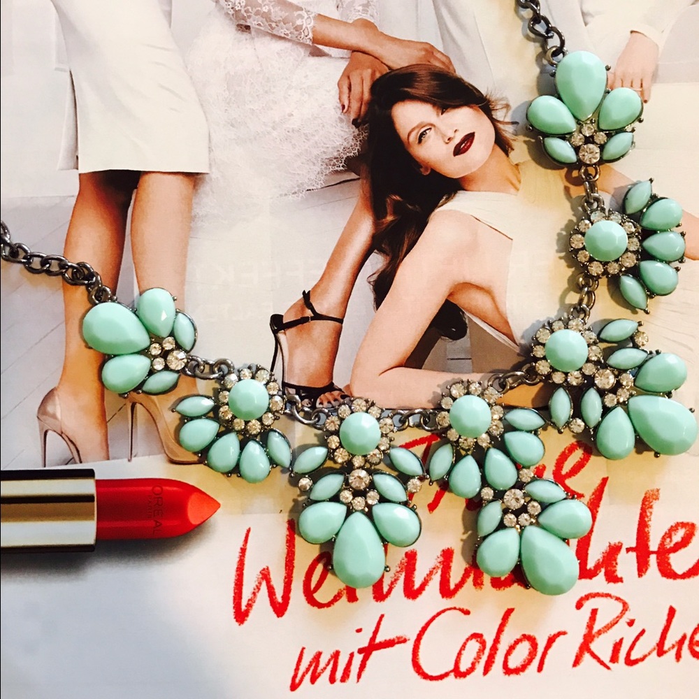 💥amazing  mint green Flower necklace 💥