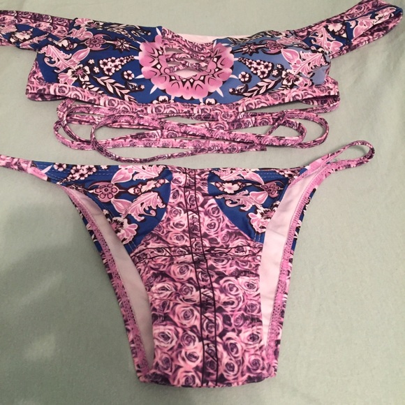 Brand new super cute off the shoulder bathing suit - Picture 2 of 4