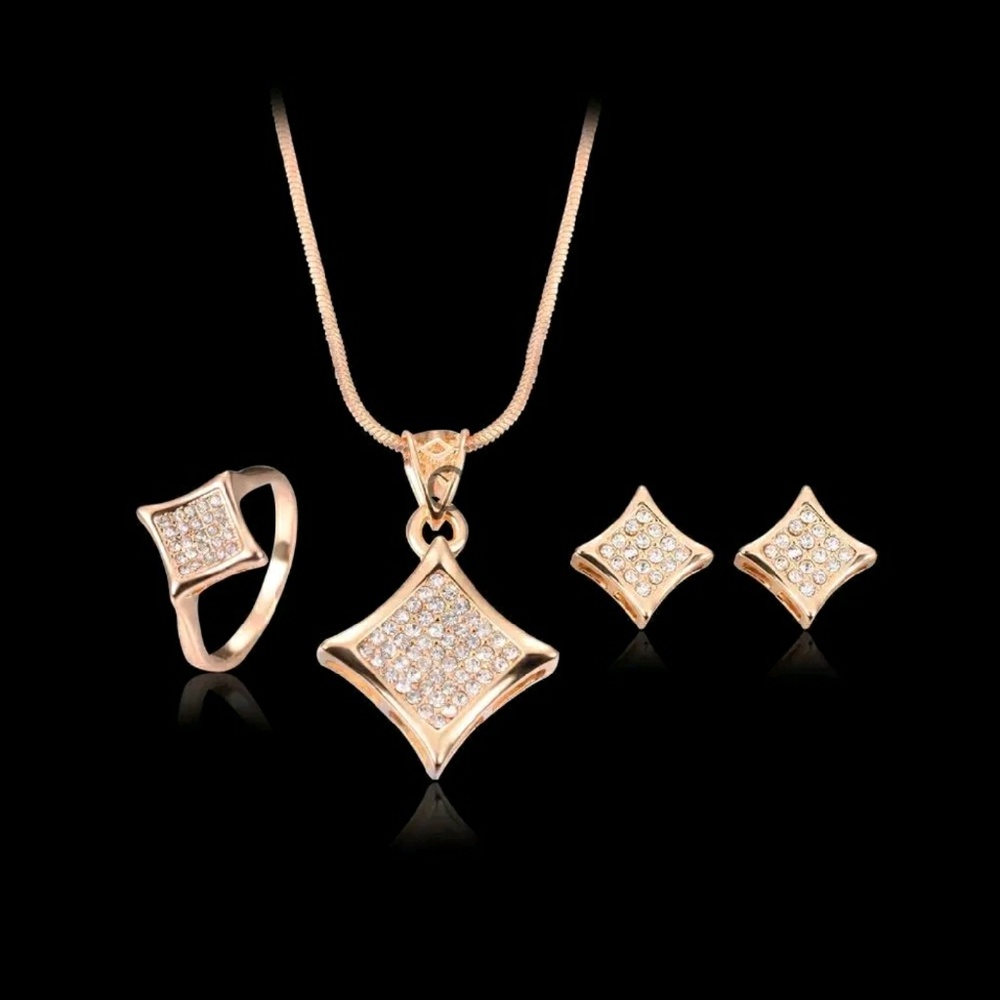 💎"Diamond shape"Swarovski Crystals Gold Trio