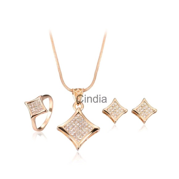 💎"Diamond shape"Swarovski Crystals Gold Trio - Picture 2 of 4