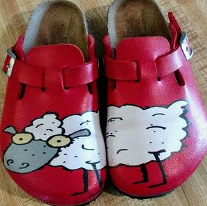 Birki's by Birkenstock toddler size 9 sheep clogs