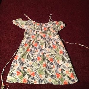 Hollister tropical print cold shoulder dress🌴