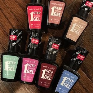 CLEAR OUT SALE ✨Wet n wild gel nail polish