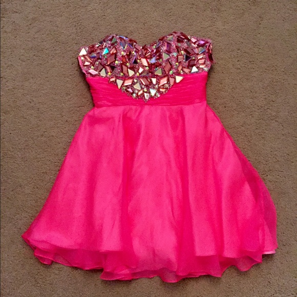 Dresses & Skirts - Glamorous Embellished Pink Cocktail Dress