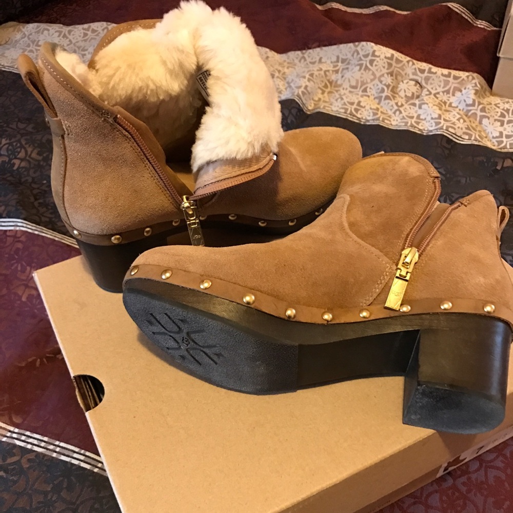 Boots - Picture 3 of 4