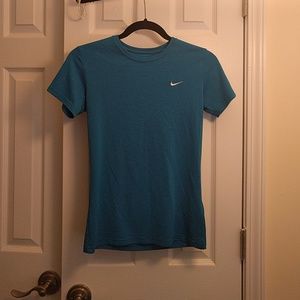 Nike fitdry basic tee