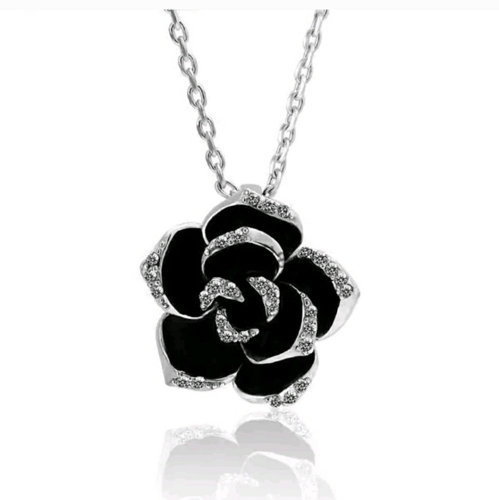 ✨SALE!✨CC Camellia Swarovski Necklace✨