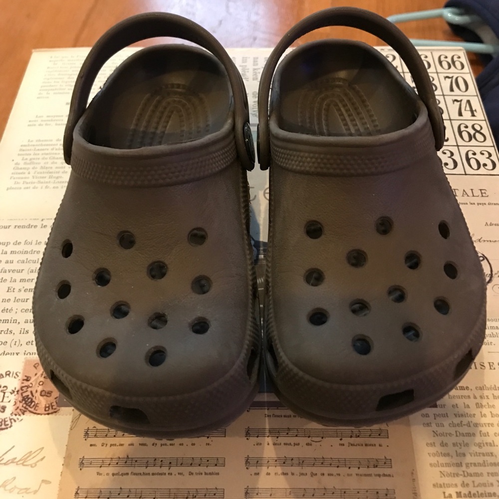 Classic crocs Size C6-7