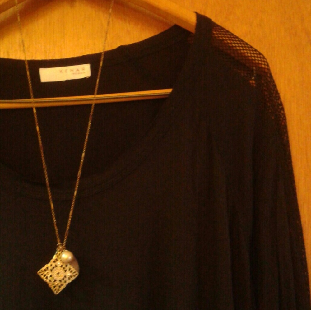 Mesh Detail Sleeve Tee