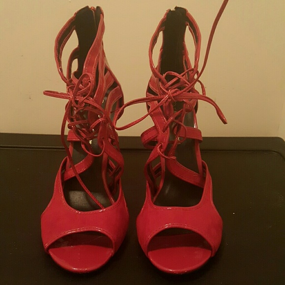 Cute Red Suede and Patent Leather Pump - Picture 1 of 4