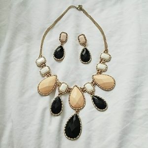 Necklace and earrings set
