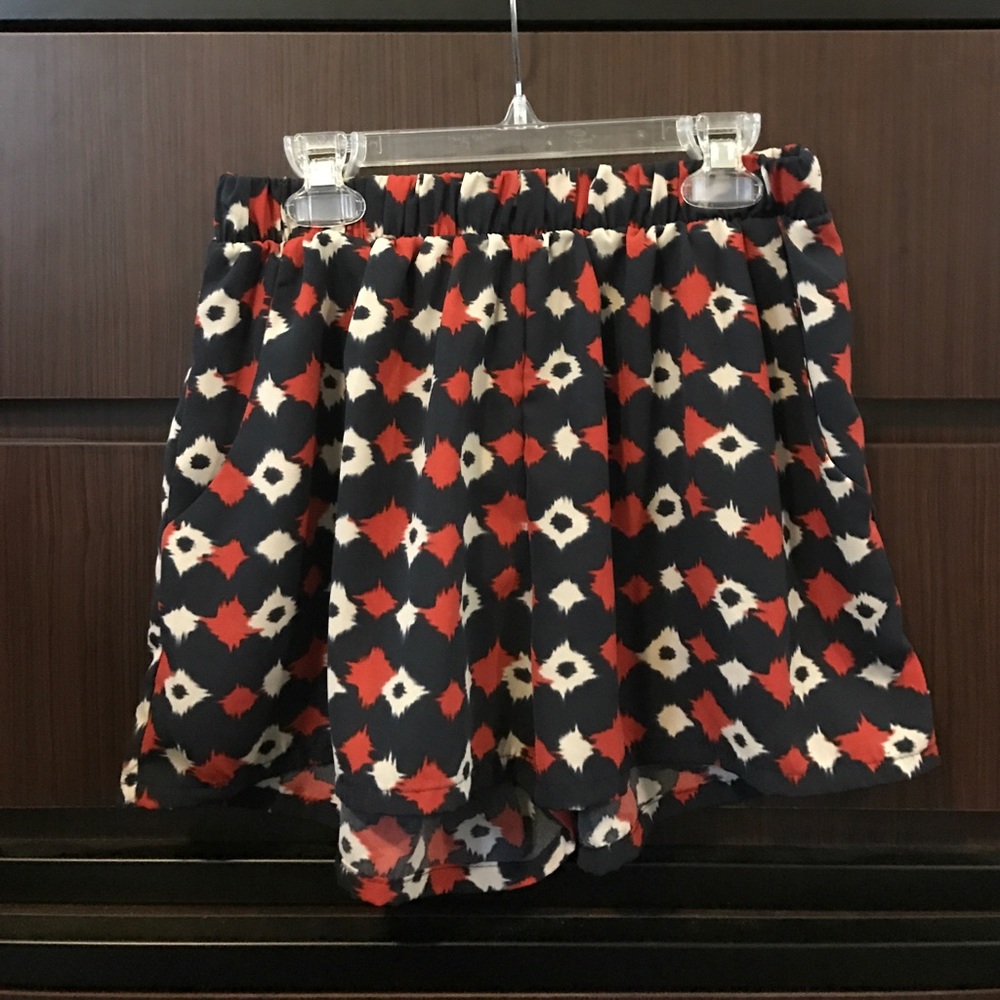 Tyche patterned shorts