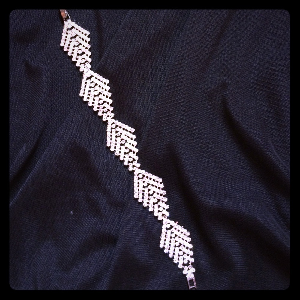 Feather detail, delicate, rhinestone bracelet