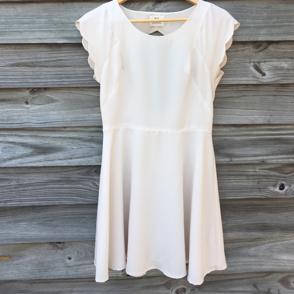 Scalloped sleeve dress