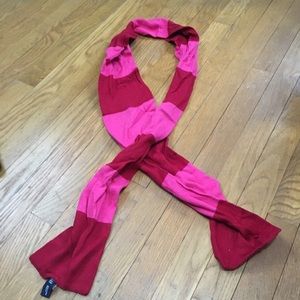 Gap scarf