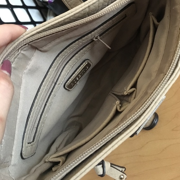 Purse - Picture 2 of 4