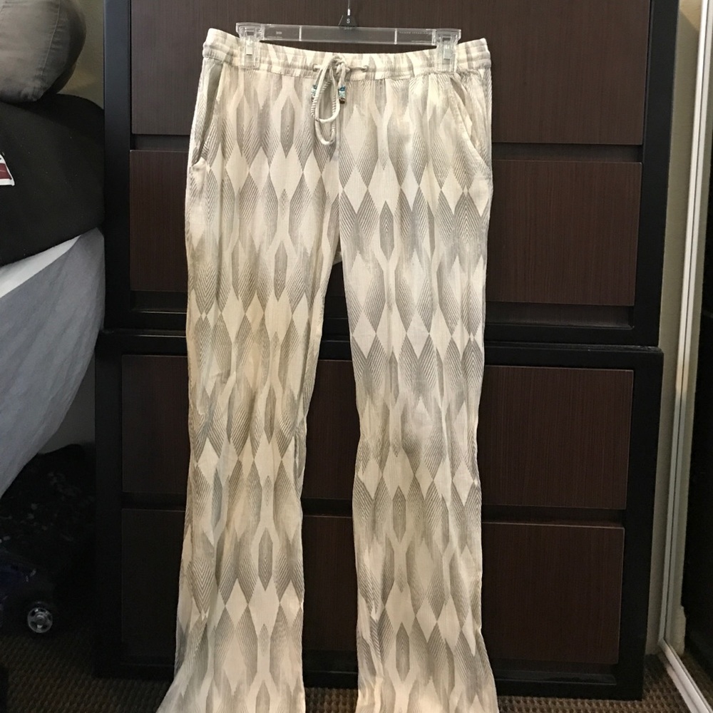 Roxy printed pants size large good condition