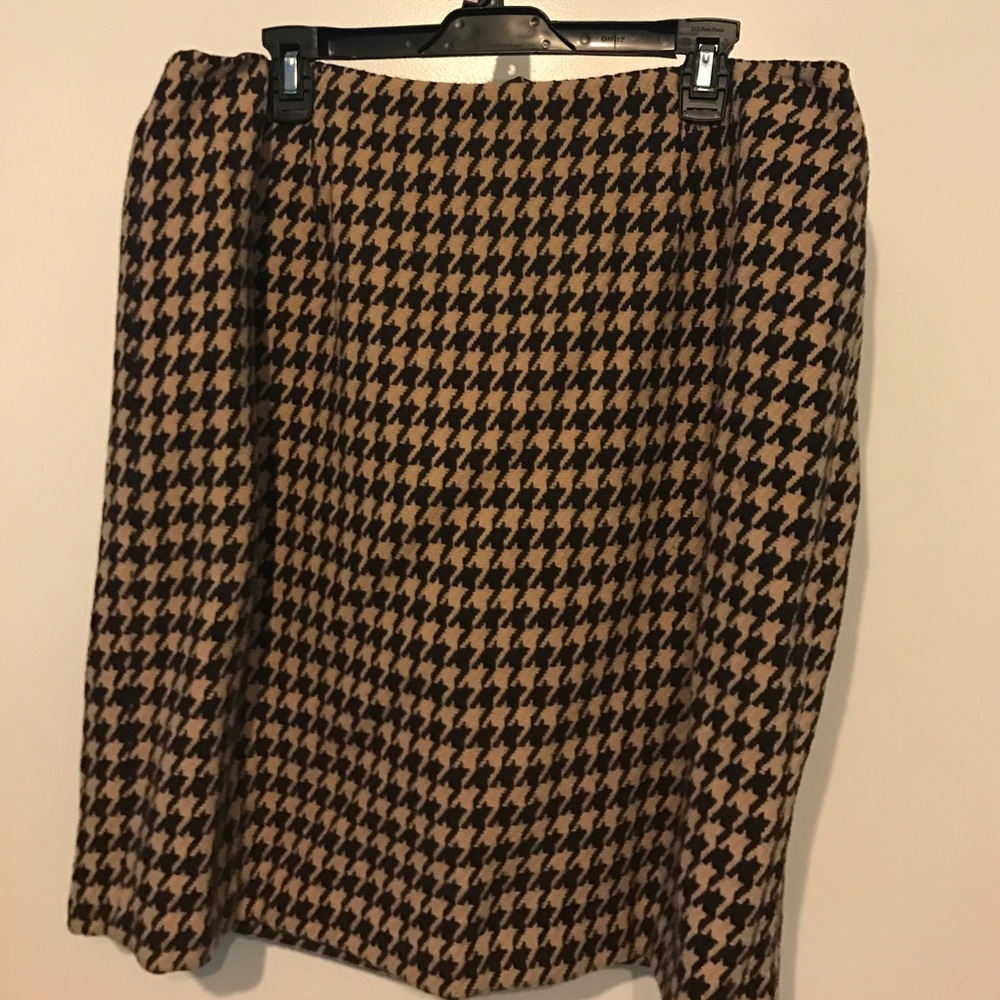 Talbots  wool blend Houndstooth Skirt worn 1X