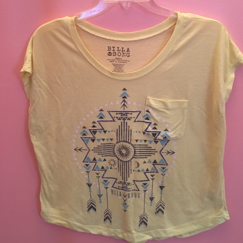 💐 Billabong Short Sleeve Top with Tribal Pattern