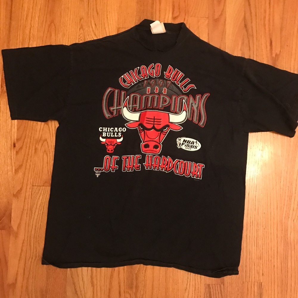 Vintage 97 Chicago Bulls Champions Tee