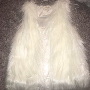 New without tags faux fur vest
