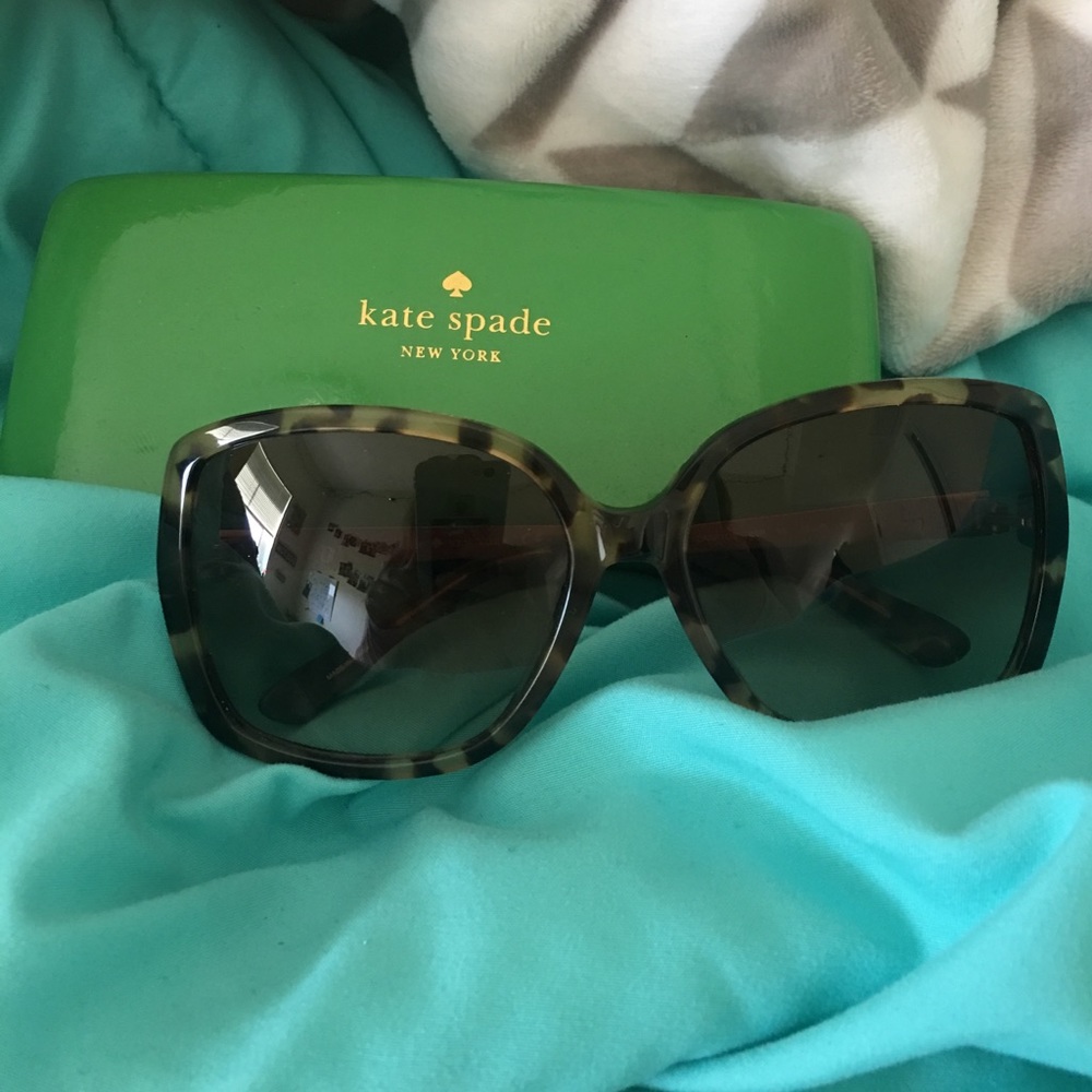 Kate Spade Sunglasses With Case and Dustcloth