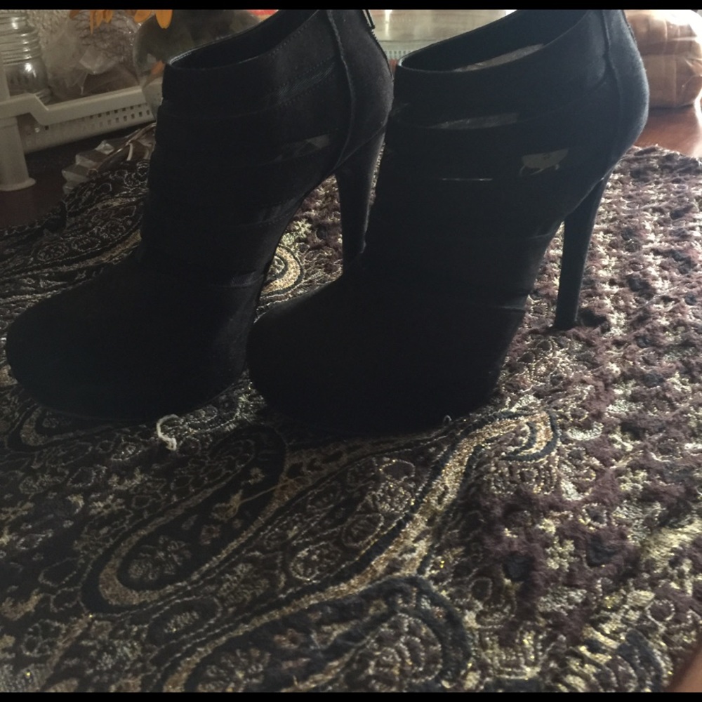 Black Jessica Simpson booties