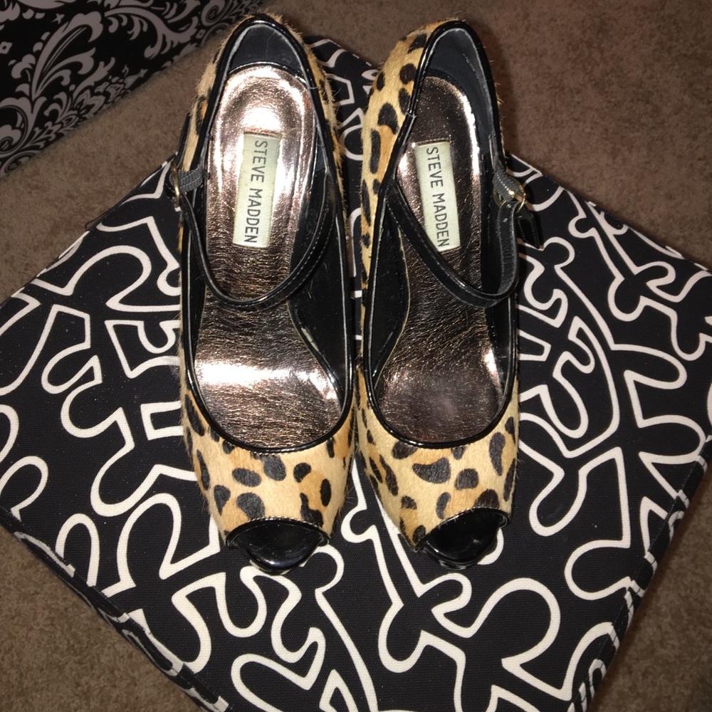 Printed cheetah heels