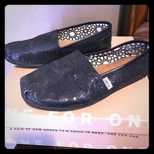 Black glitter TOMS