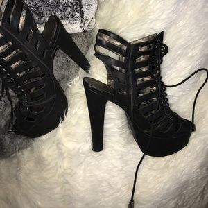 Size 8.5 Michael Antonio heels
