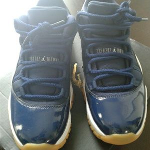 Retro jordan 11 navy gum bottoms