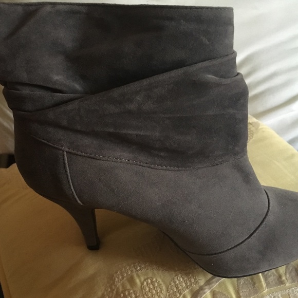 Bamboo grey heel boots - Picture 2 of 3