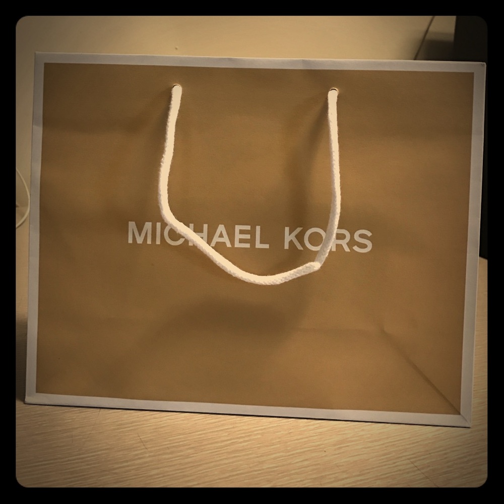 🎁FREE WITH $25 purchase🎁 Michael Kors Gift bag