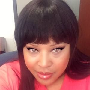 Meet your Posher, Dena