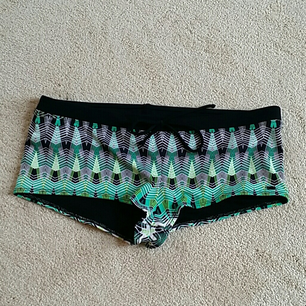 Boy Short swim bottoms L