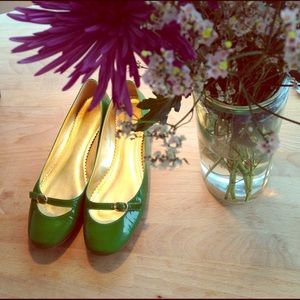 J crew Green flat leather Made Italy. 6 1/2