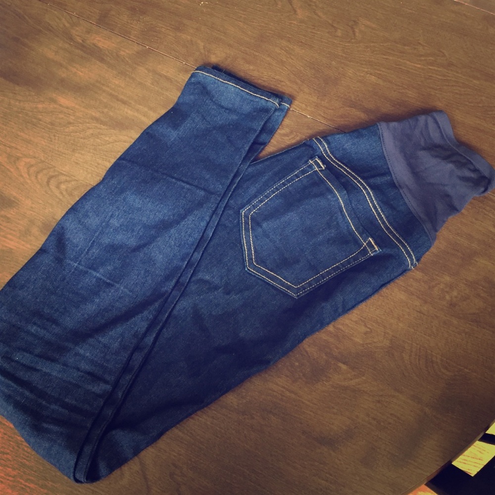 Old Navy skinny maternity jeans