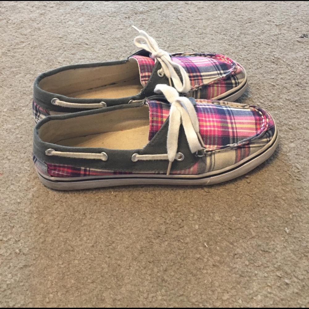 American Eagle cute boat shoes