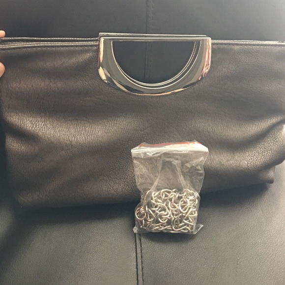 Clutch - Picture 3 of 3