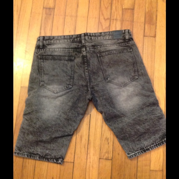 New Style๐ Skinny leg shorts - Picture 2 of 2