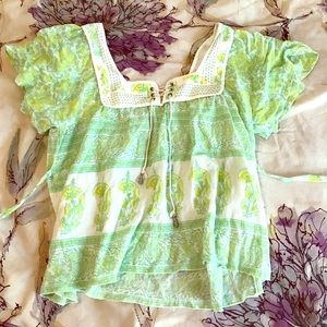 Boho, flutter sleeve top 🌿