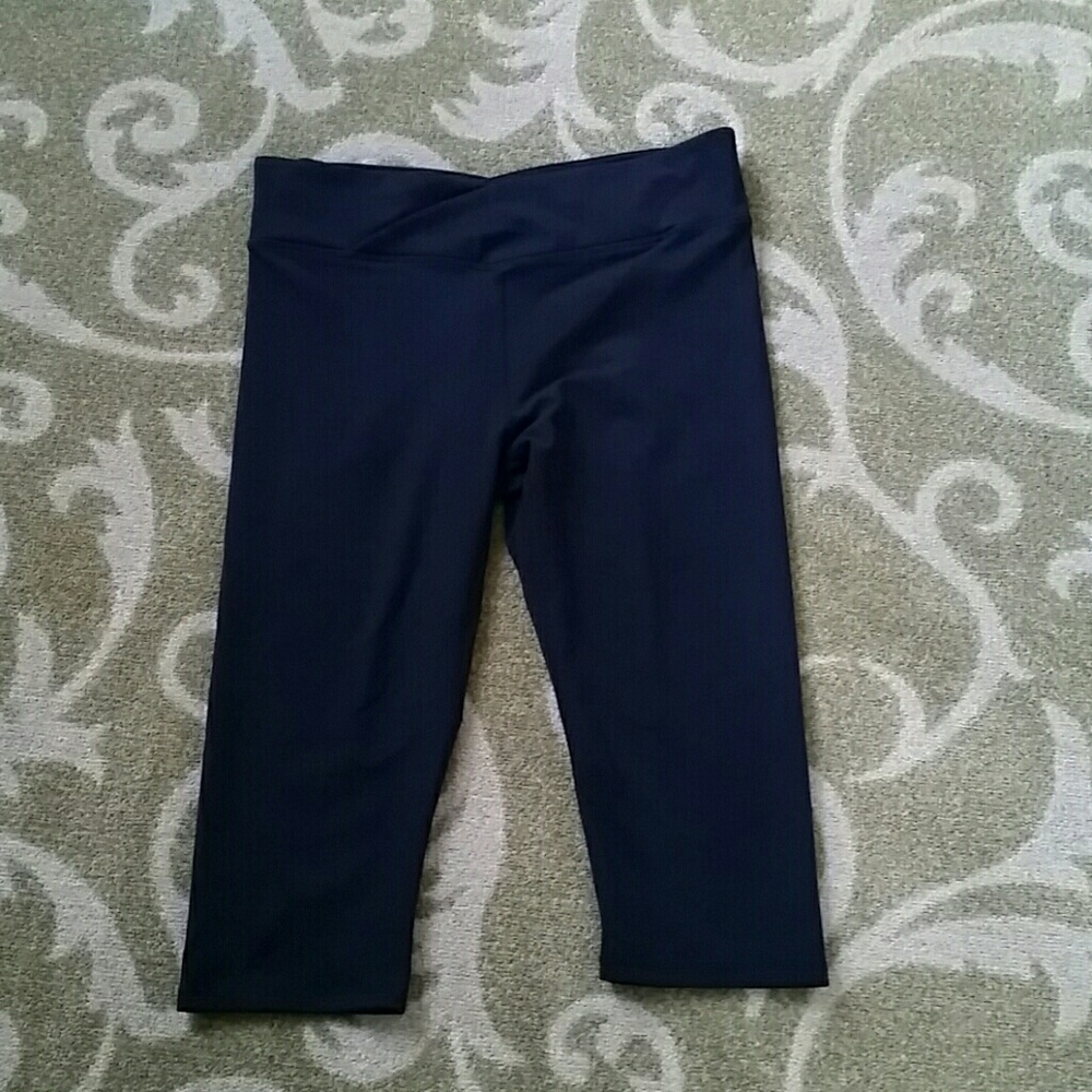 Fabletics capris