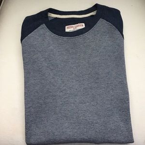 NWOT men's raglan style long sleeve t shirt