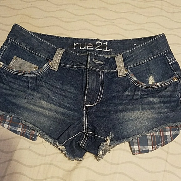 Shorts - Picture 1 of 2