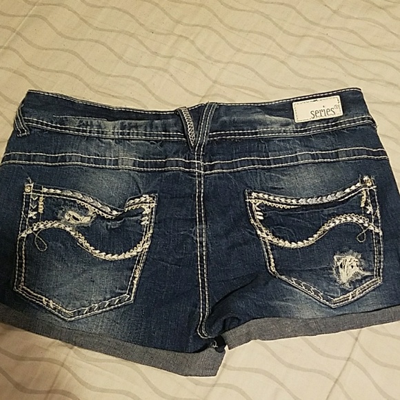 Shorts - Picture 2 of 3