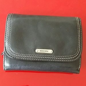 DOCKER'S genuine leather wallet.