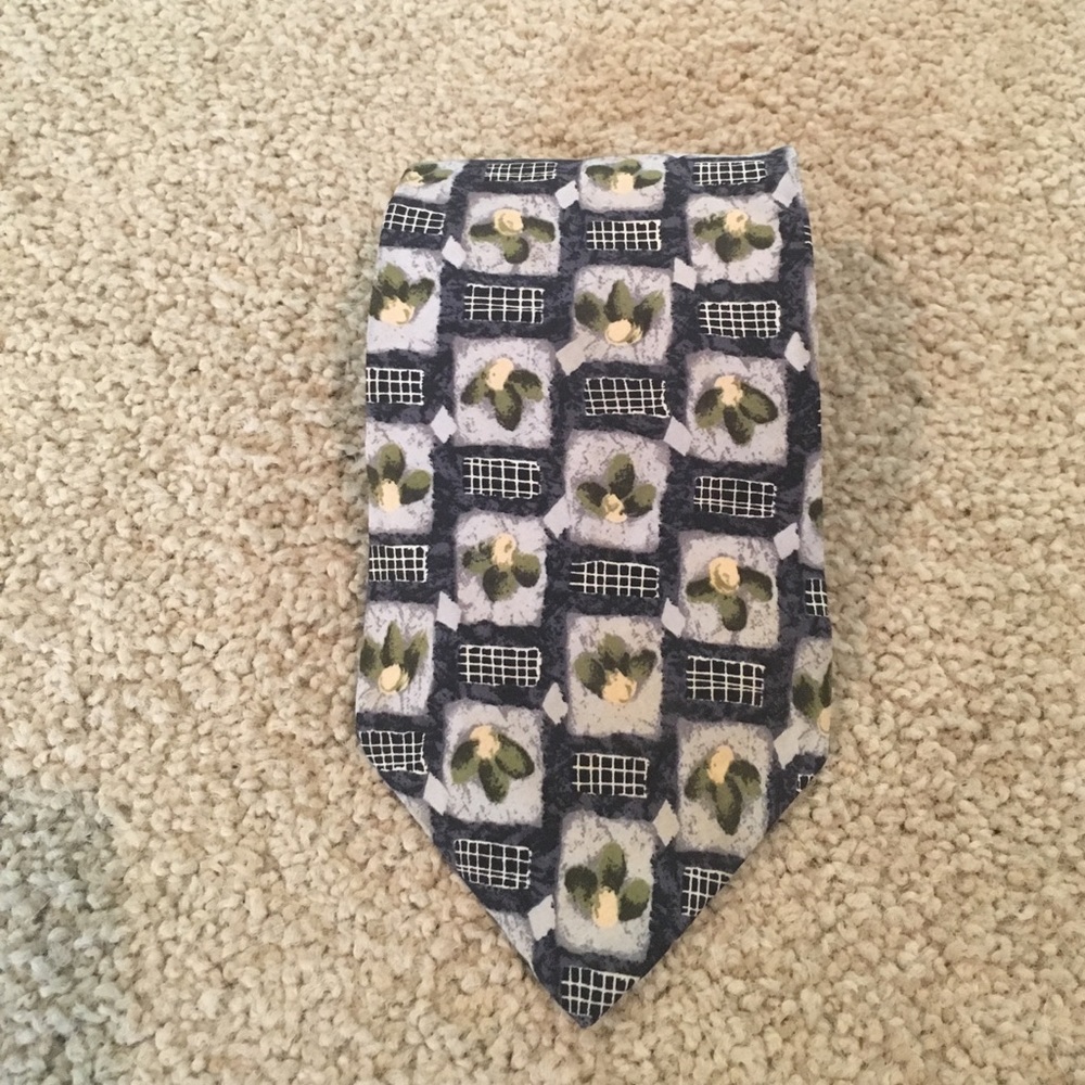 Peter Thomas 100% silk tie
