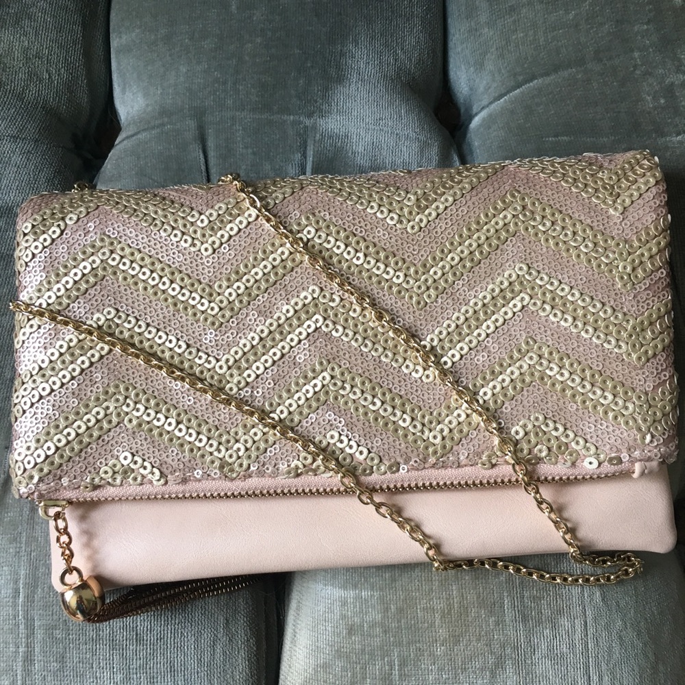 Blush clutch