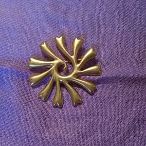 🌞🌞Gold sunburst pin