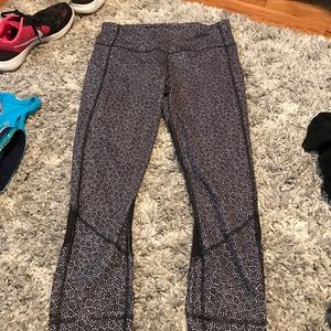 Lululemon pants and shirt